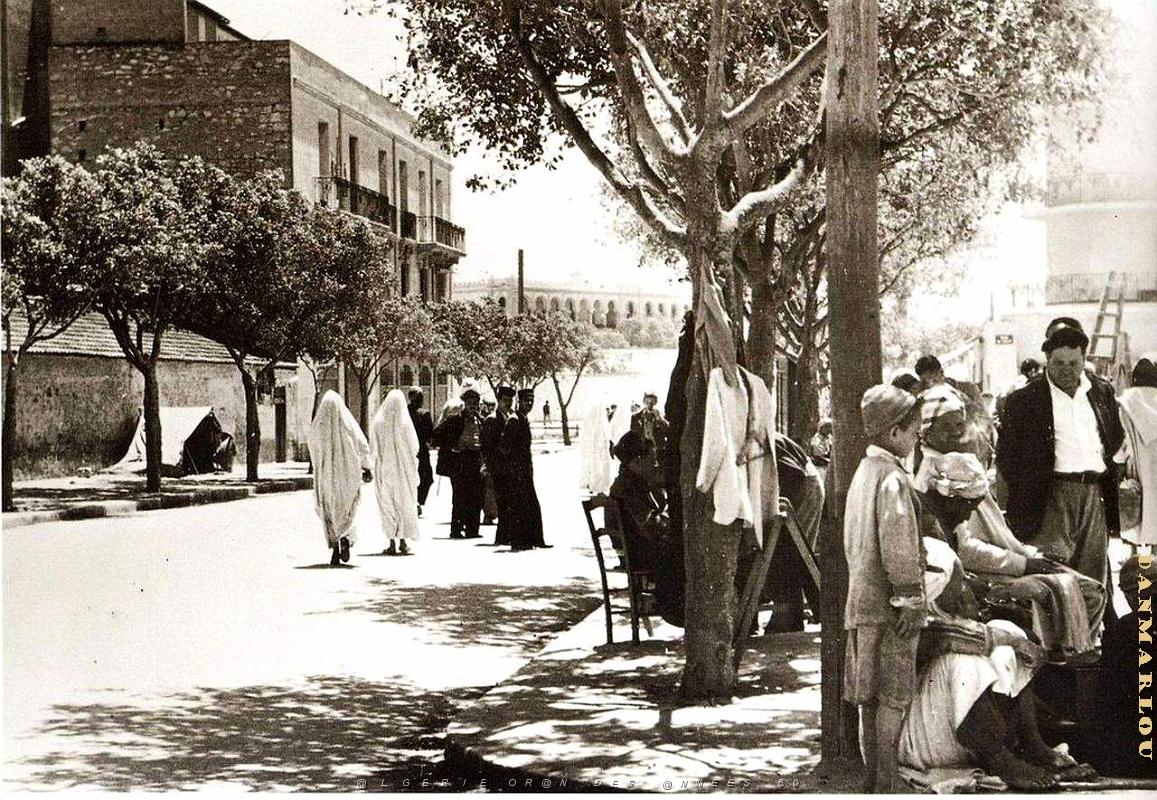 CA a- 104- Village negre.JPG